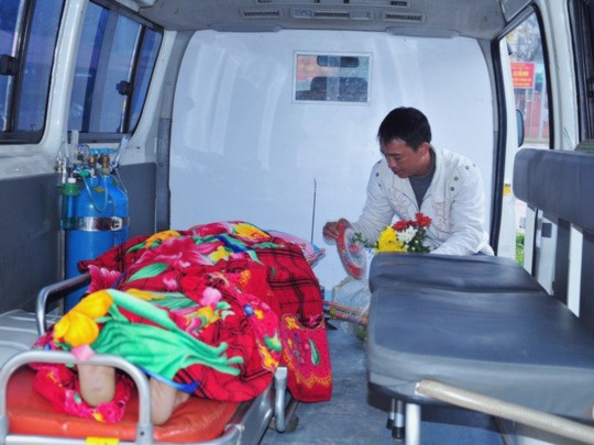 Ông Vũ Văn Sự, người nhà nạn nhân, bức xúc yêu cầu cơ quan chức năng làm rõ trách nhiệm Ông Vũ Văn Sự, người nhà nạn nhân, bức xúc yêu cầu cơ quan chức năng làm rõ trách nhiệm