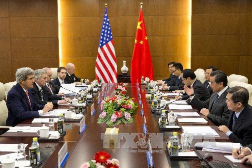 Ngoại trưởng Mỹ John Kerry hội đàm với người đồng cấp Trung Quốc Vương Nghị (Nguồn: TTXVN) Ngoại trưởng Mỹ John Kerry hội đàm với người đồng cấp Trung Quốc Vương Nghị (Nguồn: TTXVN)