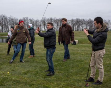 Người biểu tình ra chơi trên sân golf riêng trong tư dinh Tổng thống