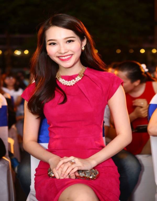 Cận cảnh vẻ đẹp ngày càng rực rỡ của Hoa hậu Thu Thảo 5 Cận cảnh vẻ đẹp ngày càng rực rỡ của Hoa hậu Thu Thảo 5