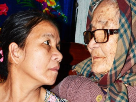 Sau 39 năm lưu lạc, mẹ con bà Yến mới gặp nhau... Sau 39 năm lưu lạc, mẹ con bà Yến mới gặp nhau...