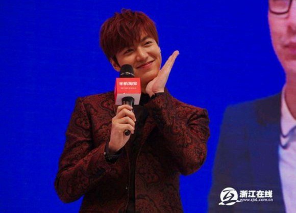 Lee Min Ho bị soi cử chỉ điệu đà, nữ tính 1 Lee Min Ho bị soi cử chỉ điệu đà, nữ tính 1