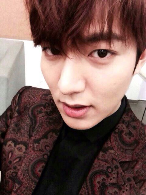 Lee Min Ho bị soi cử chỉ điệu đà, nữ tính 9 Lee Min Ho bị soi cử chỉ điệu đà, nữ tính 9