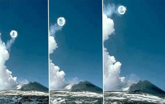 Núi lửa cao nhất châu Âu phun khói tròn