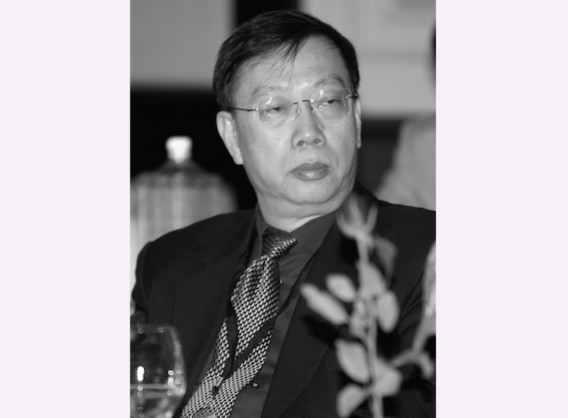 Cựu thứ trưởng Bộ Y Tế Trung Quốc Hoàng Khiết Phu tham dự một hội nghị tổ chức bởi Tổ Chức Y Tế Thế Giới vào năm 2006. Ông Hoàng gần đây đã xác nhận việc mở rộng sử dụng nội tạng tù nhân, một bước lùi trong cam kết cải tổ của Trung Quốc. (Raveendran/Getty Images)