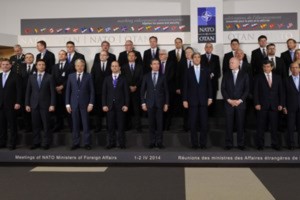 Ngoại trưởng các nước NATO tại một hội nghị về Ukraine. (Nguồn: AFP/TTXVN) Ngoại trưởng các nước NATO tại một hội nghị về Ukraine. (Nguồn: AFP/TTXVN)