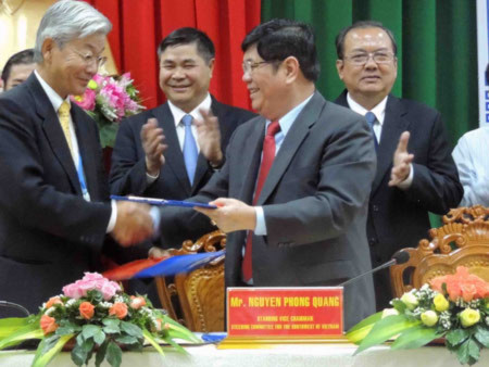 Đại diện Ủy ban hợp tác kinh tế Mekong - Nhật Bản và Ban Chỉ đạo Tây Nam Bộ đã ký kết bản ghi nhớ.