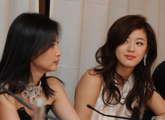 Tiết lộ thù lao Jeon Ji Hyun nhận được khi hợp tác Tạ Đình Phong 2 Tiết lộ thù lao Jeon Ji Hyun nhận được khi hợp tác Tạ Đình Phong 2