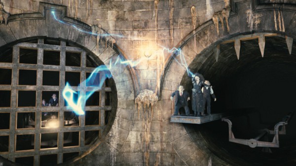 Bộ ba Harry Potter trở lại để đột nhập Ngân hàng phù thủy 4 Bộ ba Harry Potter trở lại để đột nhập Ngân hàng phù thủy 4
