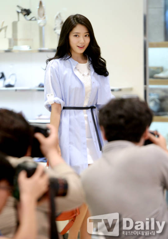 Park Shin Hye xinh long lanh, dịu dàng trước ống kính 2 Park Shin Hye xinh long lanh, dịu dàng trước ống kính 2