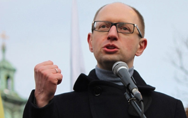 Thủ tướng tạm quyền Ukraine Arseniy Yatseniuk cảnh báo nước ông đang phải đối mặt với 10 ngày nguy hiểm nhất kể từ khi giành được độc lập vào năm 1991. Thủ tướng tạm quyền Ukraine Arseniy Yatseniuk cảnh báo nước ông đang phải đối mặt với 10 ngày nguy hiểm nhất kể từ khi giành được độc lập vào năm 1991.