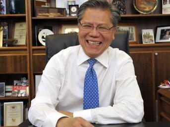 Ông Lê Văn Hiếu được bổ nhiệm làm Thống đốc bang Nam Úc tháng 9/ 2014
DR