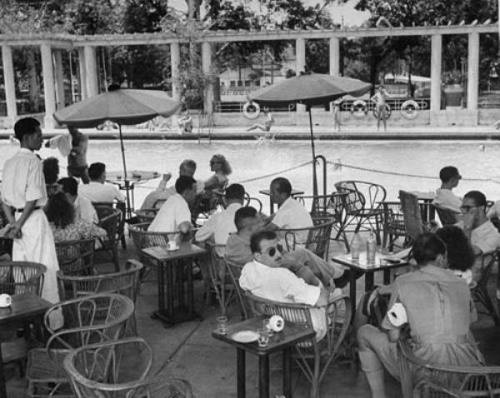 Vỉa hè Sài Gòn những năm 1960 có gì? (8) Vỉa hè Sài Gòn những năm 1960 có gì? (8)