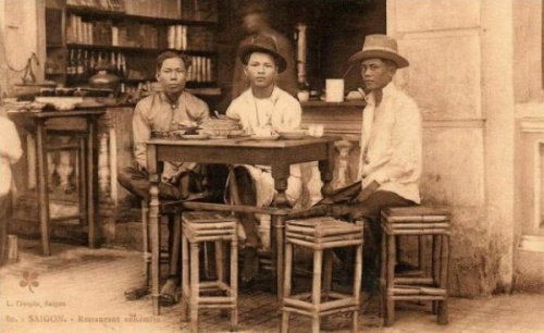 Vỉa hè Sài Gòn những năm 1960 có gì? (13) Vỉa hè Sài Gòn những năm 1960 có gì? (13)