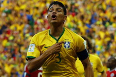 Bàn thắng sớm của Thiago Silva đã giúp Brazil vượt qua rào cản tâm lý. Ảnh: Reuters