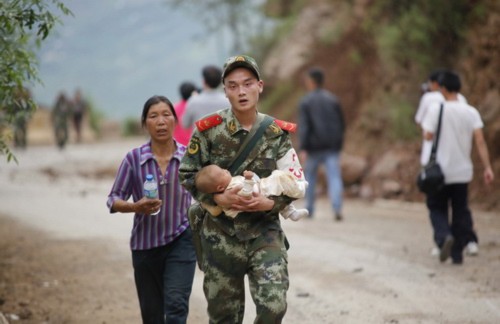 Tân Hoa xã dẫn lời một quan chức địa phương ở thị trấn Longtoushan, nằm ngay tâm địa chấn, cho biết: “Có quá nhiều căn nhà bị hư hại và chúng tôi đang cho thống kê số thương vong”. Tân Hoa xã dẫn lời một quan chức địa phương ở thị trấn Longtoushan, nằm ngay tâm địa chấn, cho biết: “Có quá nhiều căn nhà bị hư hại và chúng tôi đang cho thống kê số thương vong”.