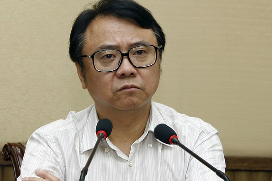Cựu Chủ tịch Tập đoàn Bright Food Thượng Hải Vương Tông Nam tham dự một cuộc họp tại Thượng Hải vào ngày 30 tháng 7, năm 2012. Vương là một trong những giám đốc điều hành ở Trung Quốc bị điều tra vì tội tham nhũng. (Ảnh internet)