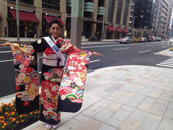Đặng Thu Thảo xinh đẹp với Kimono tại Miss International 2 Đặng Thu Thảo xinh đẹp với Kimono tại Miss International 2
