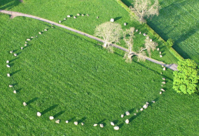 LongMegAndHerDaughtersSimonLedinghamMay2005