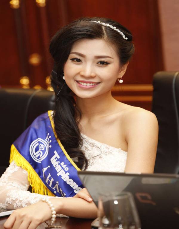 Cận cảnh nhan sắc xinh đẹp của top 3 HHVN sau khi đăng quang 5 Cận cảnh nhan sắc xinh đẹp của top 3 HHVN sau khi đăng quang 5