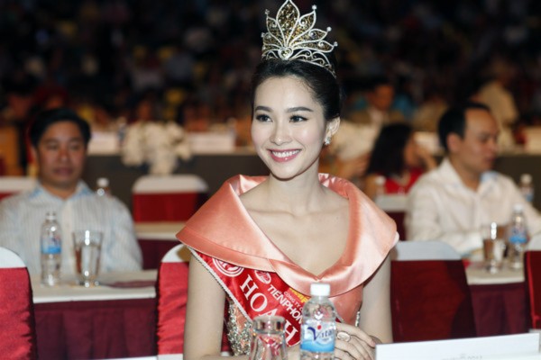 Cư dân mạng tiếc nuối cho Á hậu 1 Huyền My 16 Cư dân mạng tiếc nuối cho Á hậu 1 Huyền My 16