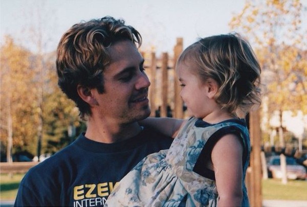 Đồng nghiệp và fan tưởng nhớ Paul Walker 1 năm sau ngày mất 6 Đồng nghiệp và fan tưởng nhớ Paul Walker 1 năm sau ngày mất 6