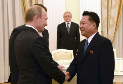 Tổng thống Putin tiếp Ngoại trưởng BTT Choe Ryong Hae tại Nga 18/11/2014 - REUTERS /KCNA