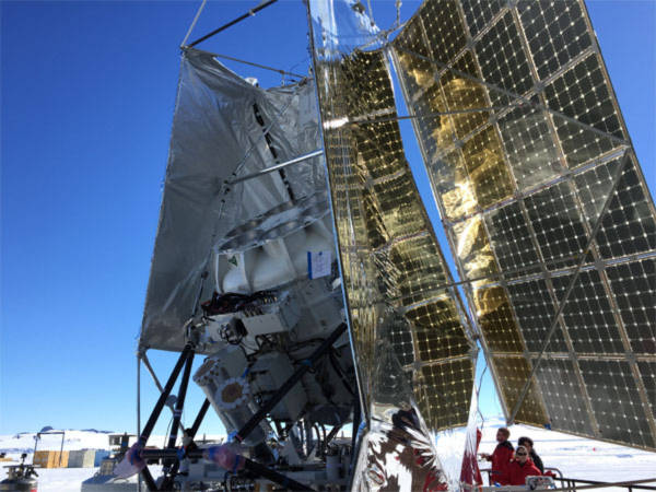ùng khí cầu đưa kính thiên văn lên cao quan sát dấu vết Big Bang