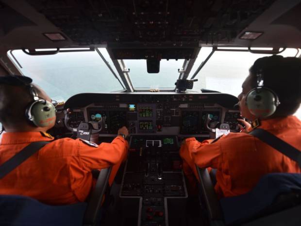 Hé lộ nguyên nhân QZ8501 đột ngột lao xuống biển - 3