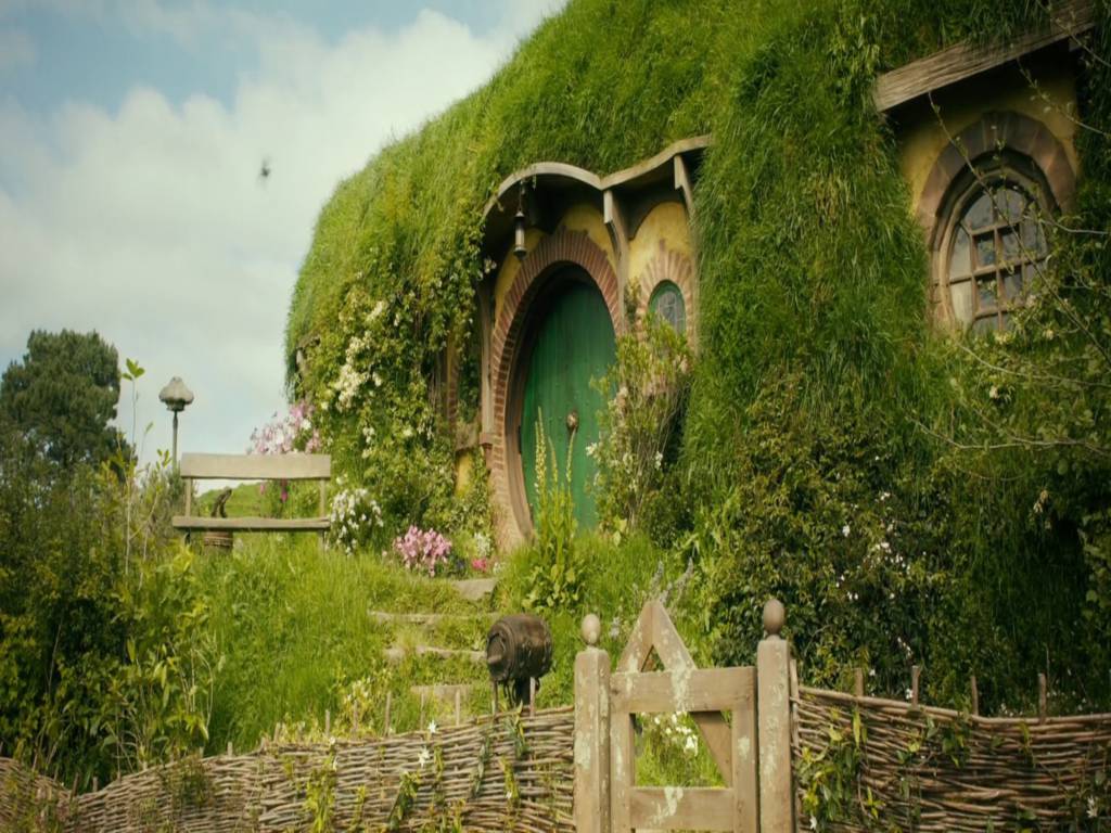 Bag End - ngôi nhà của Bilbo Baggins (Lotr.wikia.com)