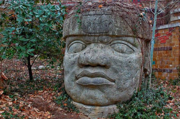 Đầu đá của người Olmec