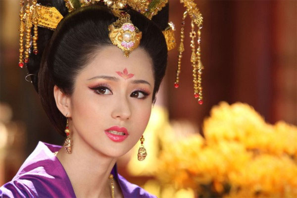 ..Vương hoàng hậu là hai nạn nhân của cuộc chiến chốn cung cấm dưới tay Võ Tắc Thiên. Tội ác của Võ Tắc Thiên được dân gian truyền lại ra sao?