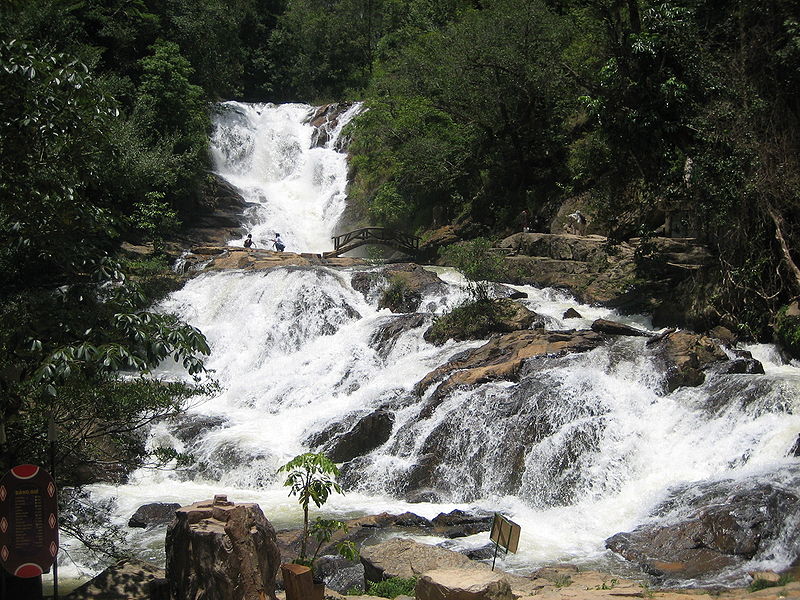 Thác Datanla, Lâm Đồng (Ảnh: Datanla Waterfall, Wikipedia)