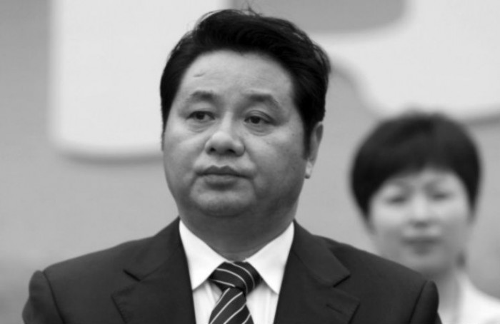 China Ni Fake Cựu phó Chủ tịch tỉnh An Huy Nghê Phát Khoa dự cuộc triển lãm xuất khẩu công nghệ ở Hoài Bắc thuộc tỉnh An Huy ngày 9/5/2008. Ông Nghê hôm 28/2 bị kết án 17 năm tù giam do phạm tội tham nhũng. (Ảnh: AP)