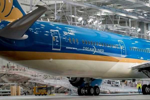 Cận cảnh Boeing 787 đầu tiên của Vietnam Airlines xuất xưởng tại Mỹ