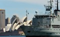 Tàu chiến HMAS Leeuwin của Úc trong sự kiện International Fleet Review 2013 ở Sydney vào ngày 5 tháng 10, năm 2013. Úc đang xem xét gửi tàu hải quân đến giúp đối đầu lại tuyên bố chủ quyền của chính quyền Trung Quốc tại Biển Đông. (Saeed Khan / AFP / Getty Images)