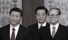 (Từ trái sang) Ông Tập Cận Bình, Hồ Cẩm Đào và Giang Trạch Dân tại Bắc Kinh ngày 30/9/2014 (Ảnh: Feng Li/Getty Images)