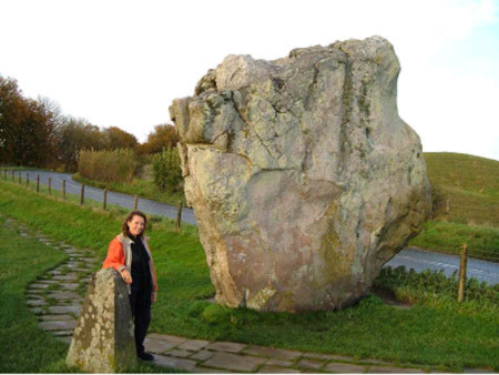 Thông điệp cổ đại ẩn giấu trong vòng tròn đá Avebury, Anh Quốc