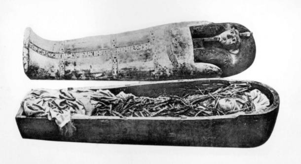 Quan tài và xác ướp của Pharaoh Amenhotep đệ Nhất, người được ghi nhận là sản phẩm của tình trạng loạn luân nghiêm trọng nhất (Wikimedia Commons)