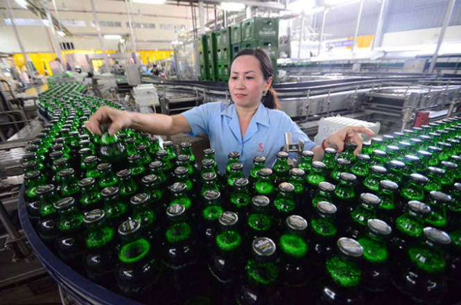 Dây chuyền sản xuất bia tại Nhà máy Bia Sài Gòn - Ảnh: THANH TÙNG