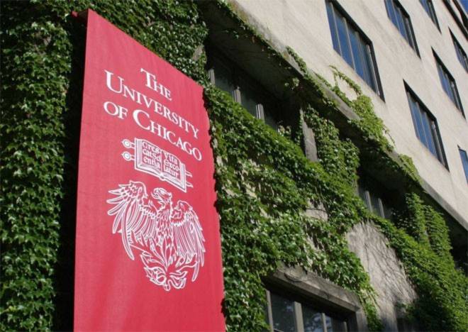 <b>8. Đại học Chicago</b><br><br>Quốc gia: Mỹ<br>Xếp hạng trong nước: 7<br>Xếp hạng về chất lượng giáo dục toàn cầu: 4<br>Xếp hạng về công việc của sinh viên sau tốt nghiệp: 15<br>Tổng điểm: 90,7/100<br><br><i>Nguồn: Center for World University Rankings</i><br> <b>8. Đại học Chicago</b><br><br>Quốc gia: Mỹ<br>Xếp hạng trong nước: 7<br>Xếp hạng về chất lượng giáo dục toàn cầu: 4<br>Xếp hạng về công việc của sinh viên sau tốt nghiệp: 15<br>Tổng điểm: 90,7/100<br><br><i>Nguồn: Center for World University Rankings</i><br>