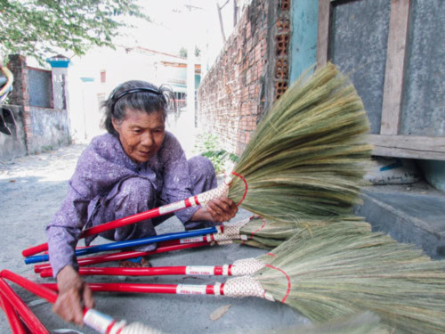 Nửa thế kỷ làm “đôi mắt” cho chồng - 3