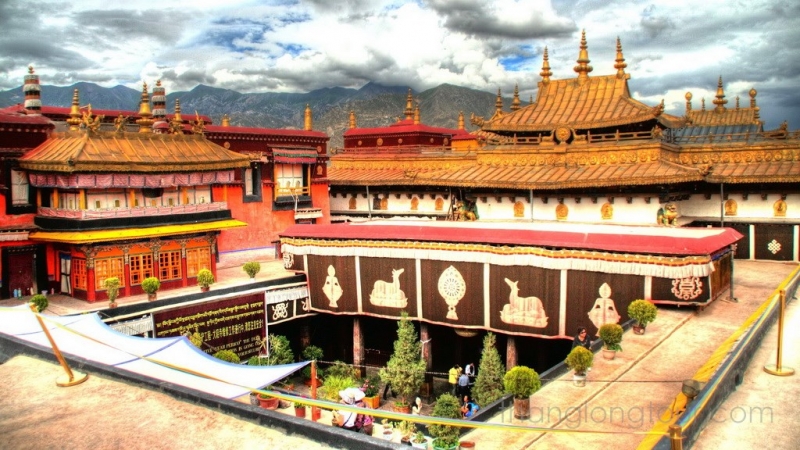 Thổ Phồn vì diệt Phật mà một chuỗi những thảm họa tự nhiên đã phát sinh. Cuối cùng vương triều sụp đổ, nhưng Phật giáo vẫn tồn tại đến ngày nay. (Ảnh một ngôi chùa ở Tây Tạng: Internet)