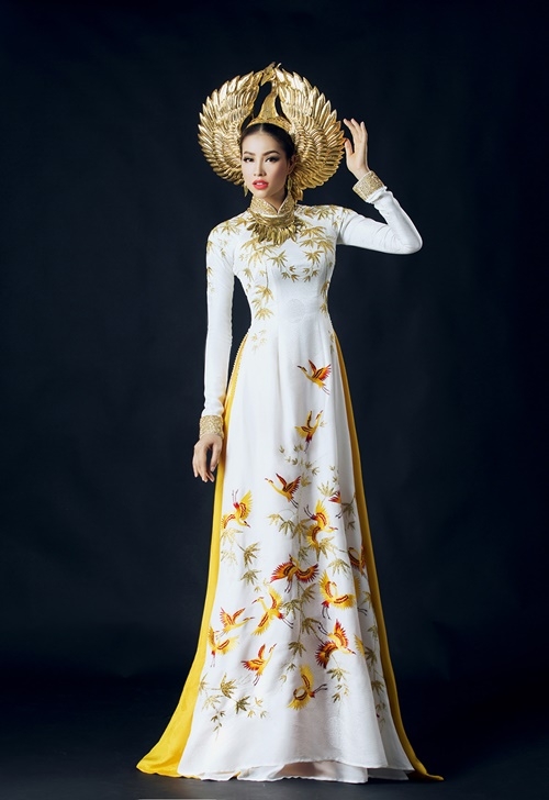 Hoa hậu Hoàn vũ 2015: Ngắm 2 bộ áo dài truyền thống của Phạm Hương - Ảnh 2
