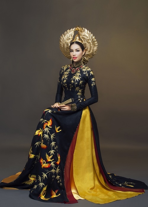 Hoa hậu Hoàn vũ 2015: Ngắm 2 bộ áo dài truyền thống của Phạm Hương - Ảnh 4