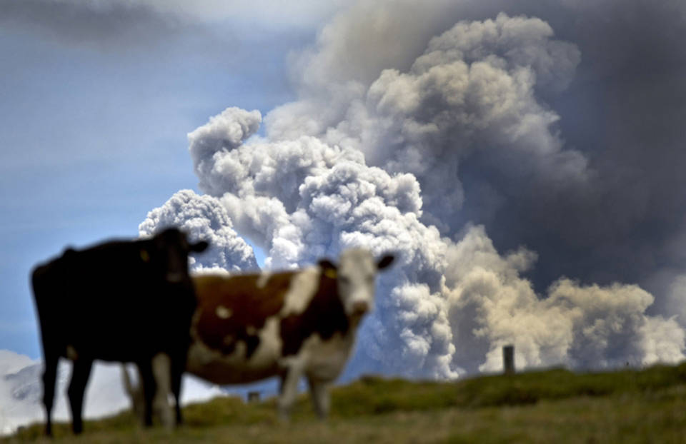 Cảnh phun tro của núi lửa Cotopaxi, thành phố Sangolqui, Ecuador, ngày 29 tháng 08 năm 2015.