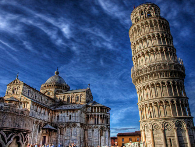 Tháp nghiêng Pisa là một công trình nối tiếng và cũng là một trong bảy kỳ quan của thế giới. 