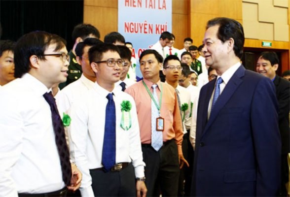 Thủ tướng gặp mặt các nhà khoa học trẻ năm 2015. 