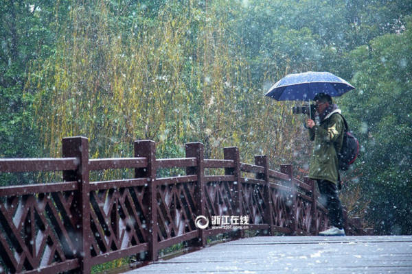 Trung Quốc đẹp như cõi mộng trong ngày tuyết rơi - Ảnh 32. Trung Quốc đẹp như cõi mộng trong ngày tuyết rơi - Ảnh 32.