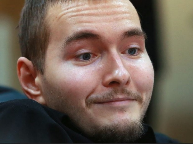 Anh Valery Spiridonov (người Nga, 30 tuổi) tình nguyện tham gia ca ghép đầu người đầu tiên trên thế giới. 